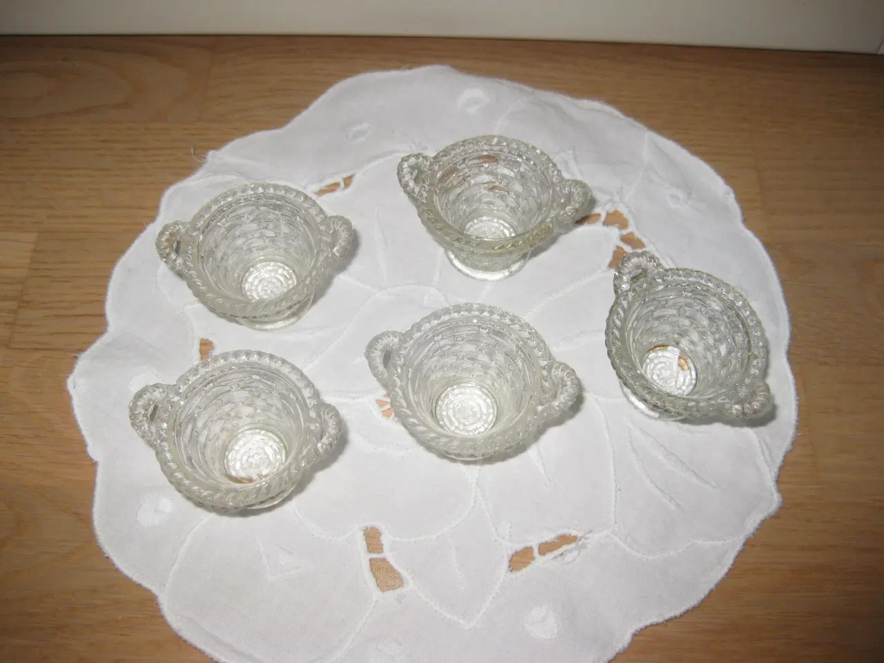 Billede 6 - 5 små glas saltkar af ældre dato pr stk