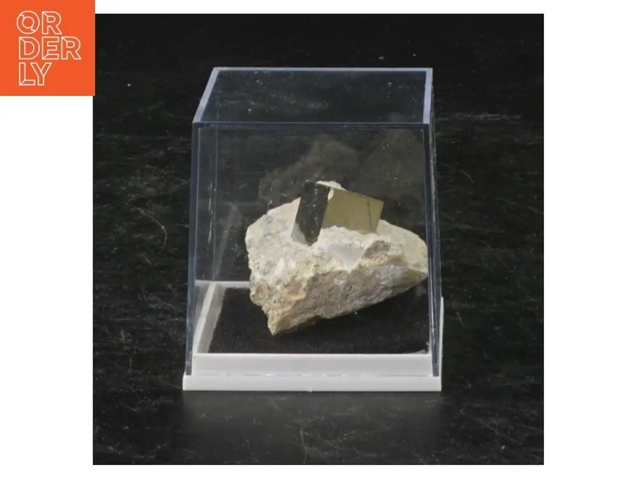 Billede 1 - Mineralsamling i displayboks (str. 5,5 cm)