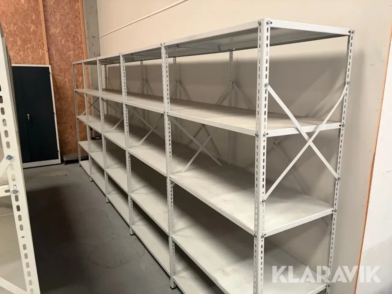 Billede 2 - Værkstedsreoler 3 styk samt 2 styk skabe