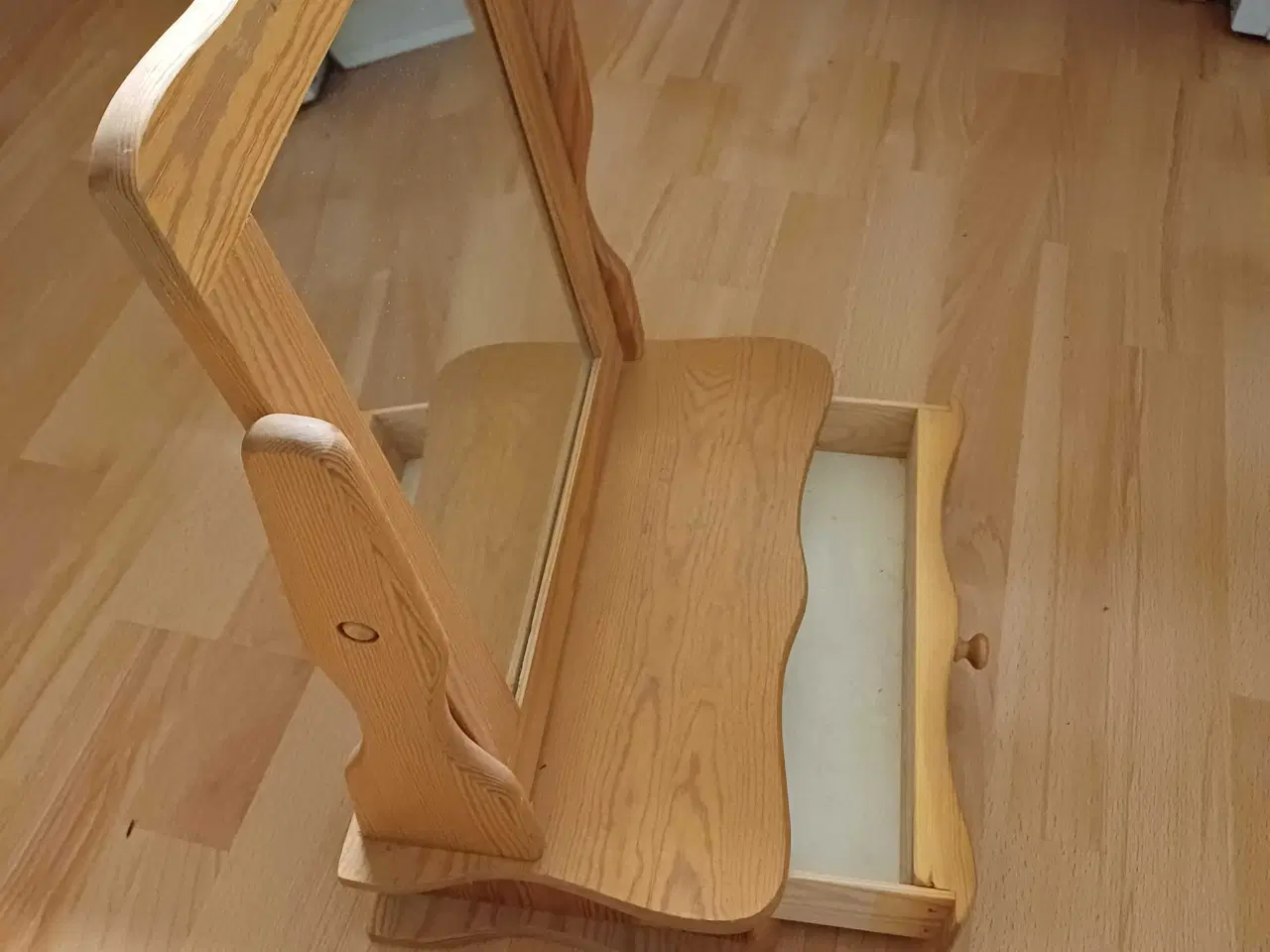 Billede 4 - Smike / bord spejl i lyst træ