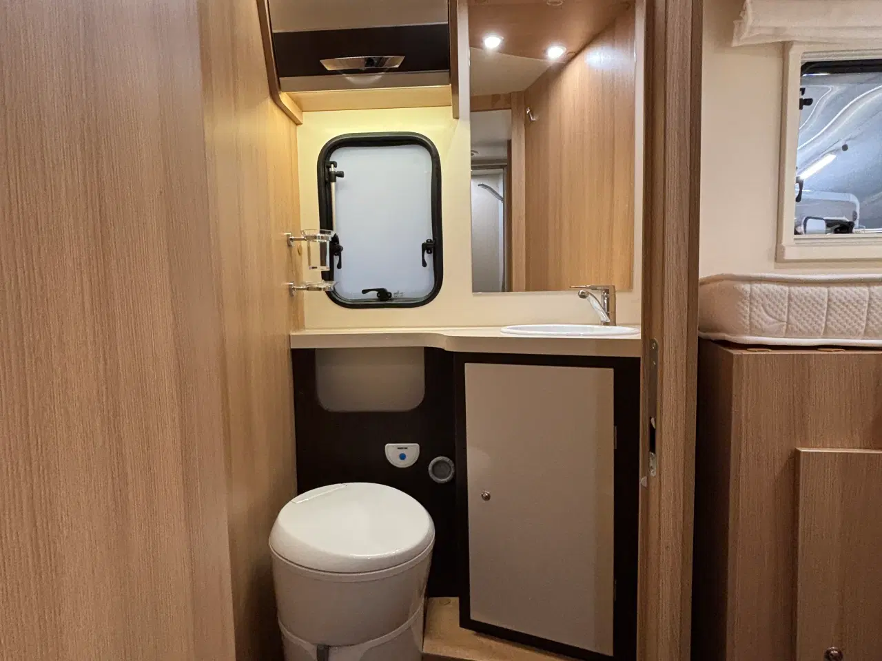 Billede 12 - Autocamper til salg - McLouis MC4 273