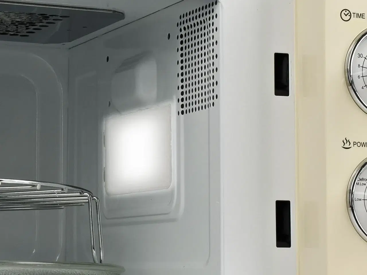 Billede 5 - Mikrobølgeovn med grill 20 l – Girmi FM21, beige, 700 W