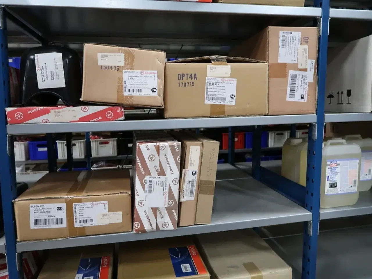 Billede 8 - 12 fag lagerreoler med indhold