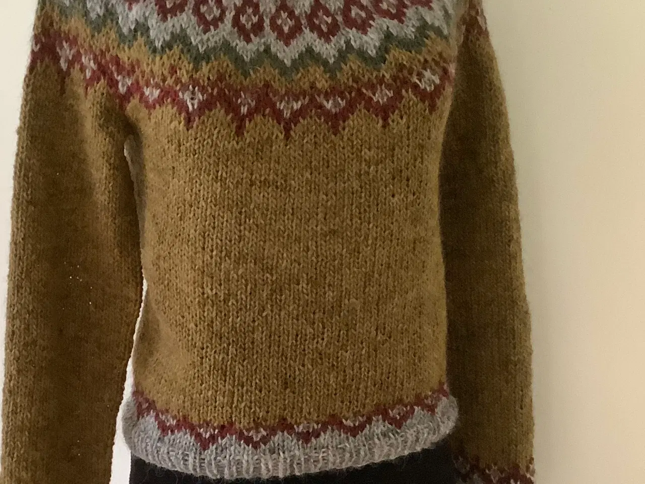 Billede 3 - Sweater fra FruStrik. Nyt design håndstrikket i is