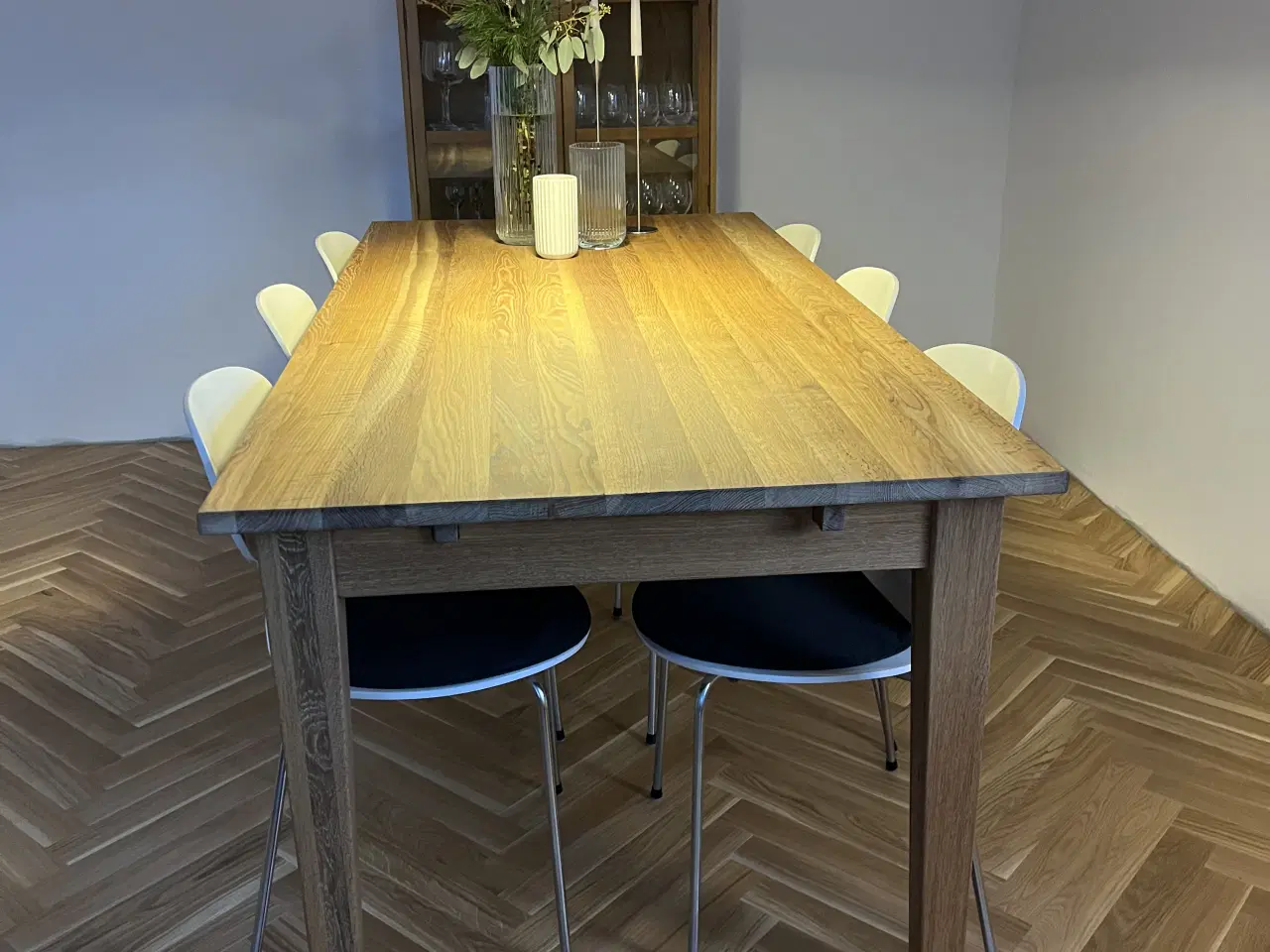 Billede 1 - Spisebord i olieret eg