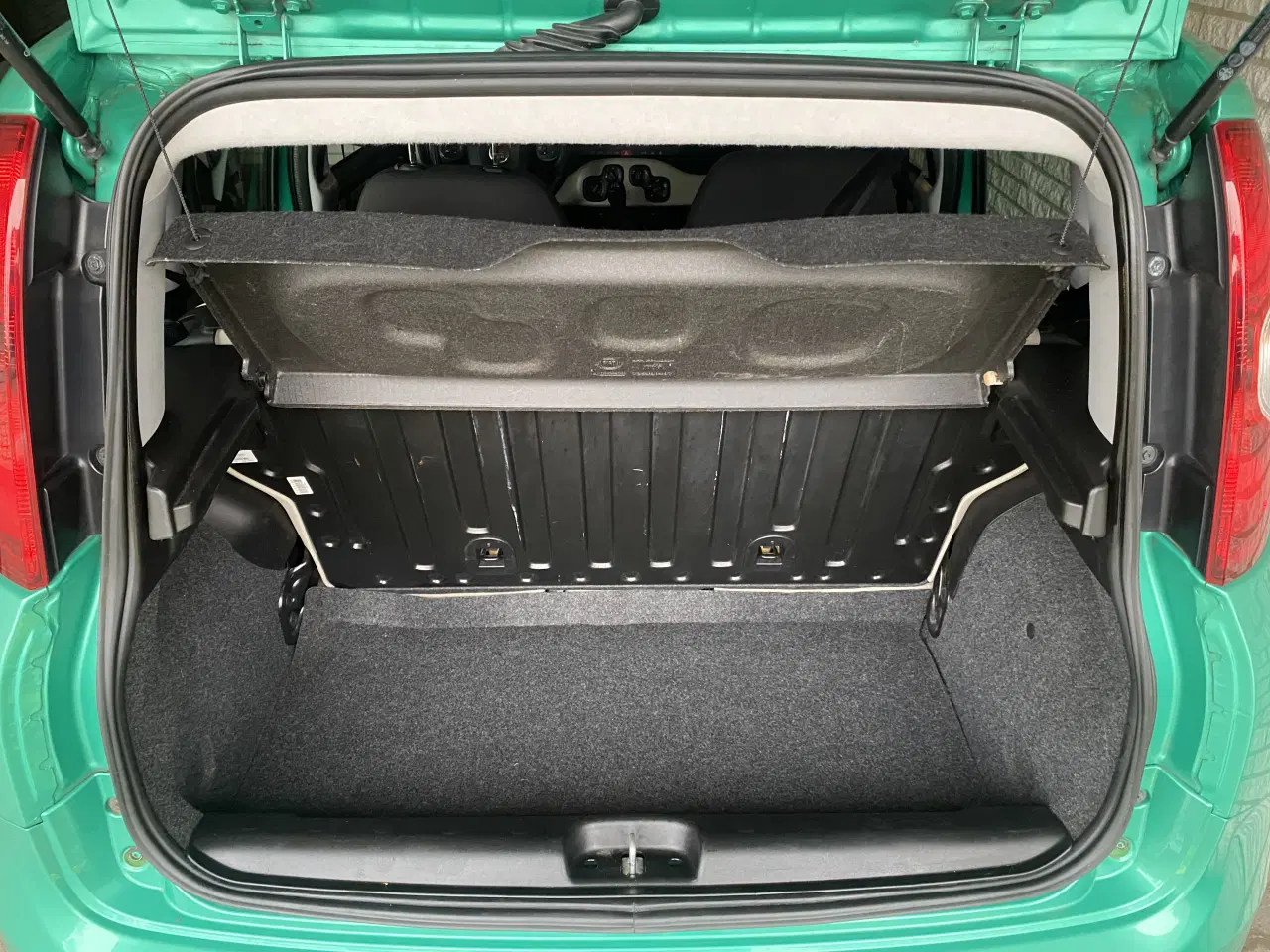 Billede 9 - Økonomisk velholdt lille bil super flot.