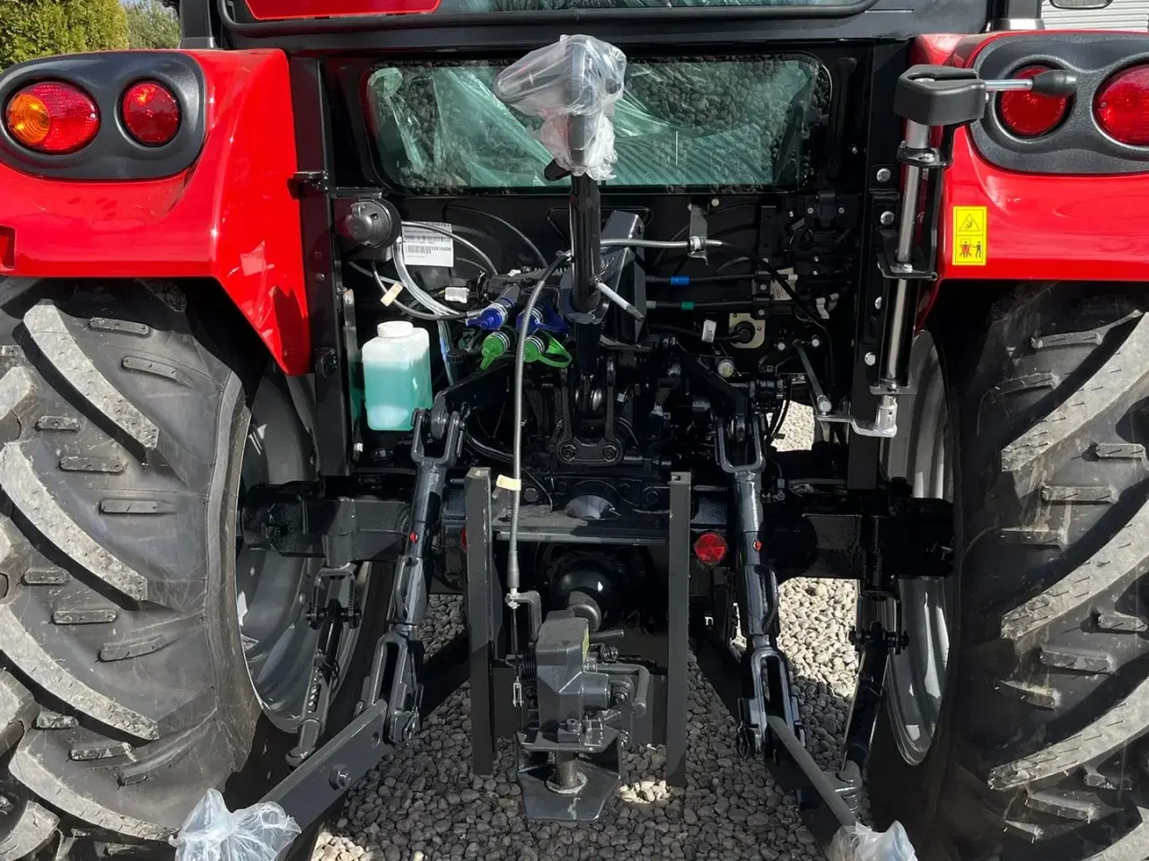 Billede 15 - Case IH Farmall 75 A Med Quicke frontlæsser med Euroskifte, 3die funktion og dæmper, samt og brede hjul.