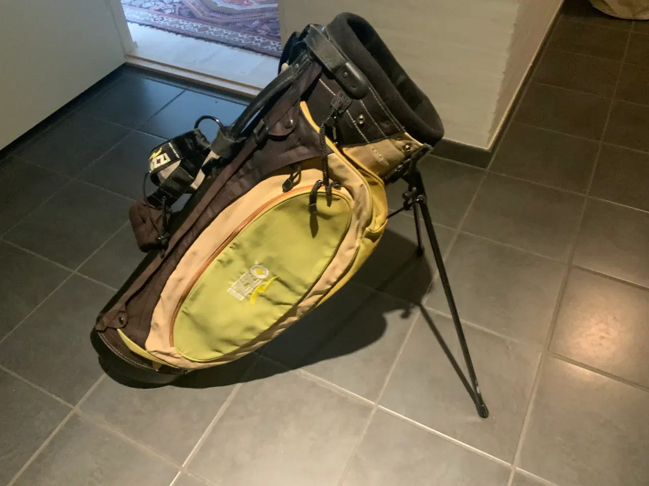 Billede 1 - Izzo stand bag 