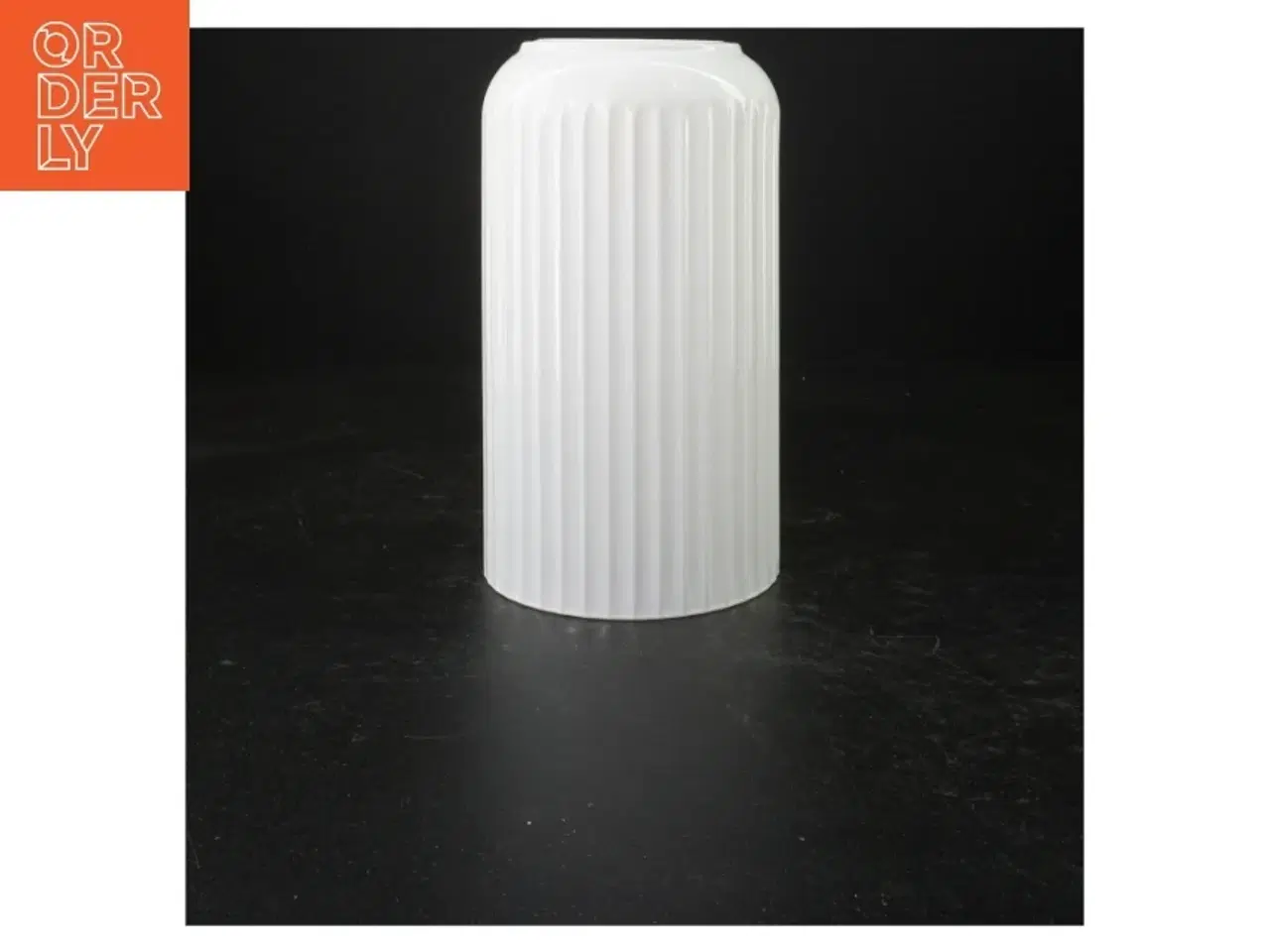 Billede 3 - Hvid porcelænsvase fra Lyngby (str. 20 cm)