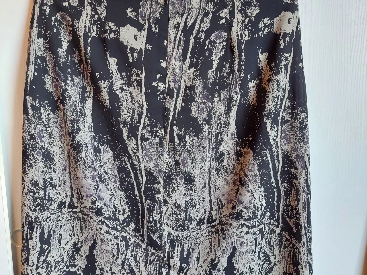 Billede 1 - Ny Nederdel fra jensen str 38