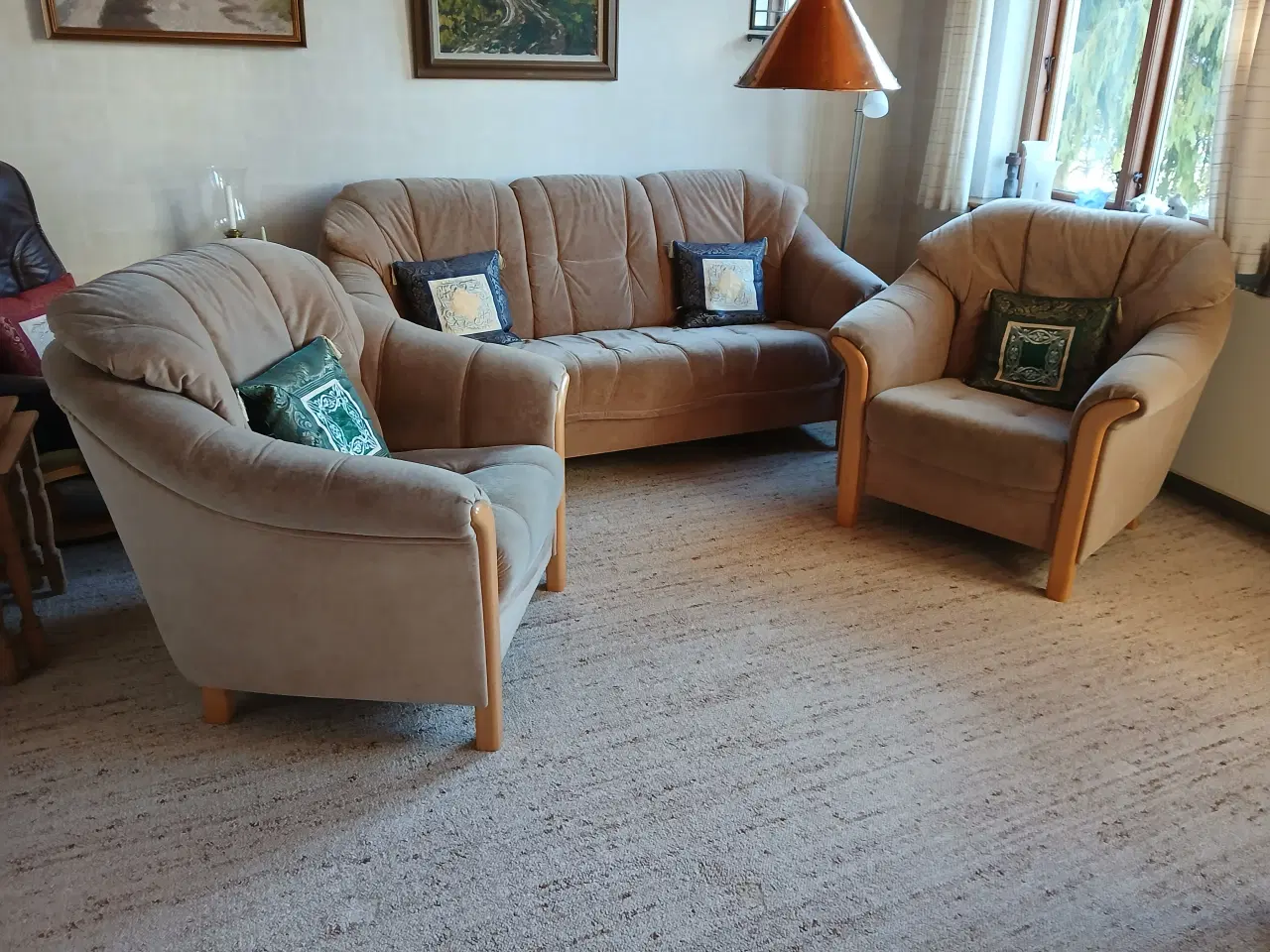 Billede 1 - Sofa og to stole