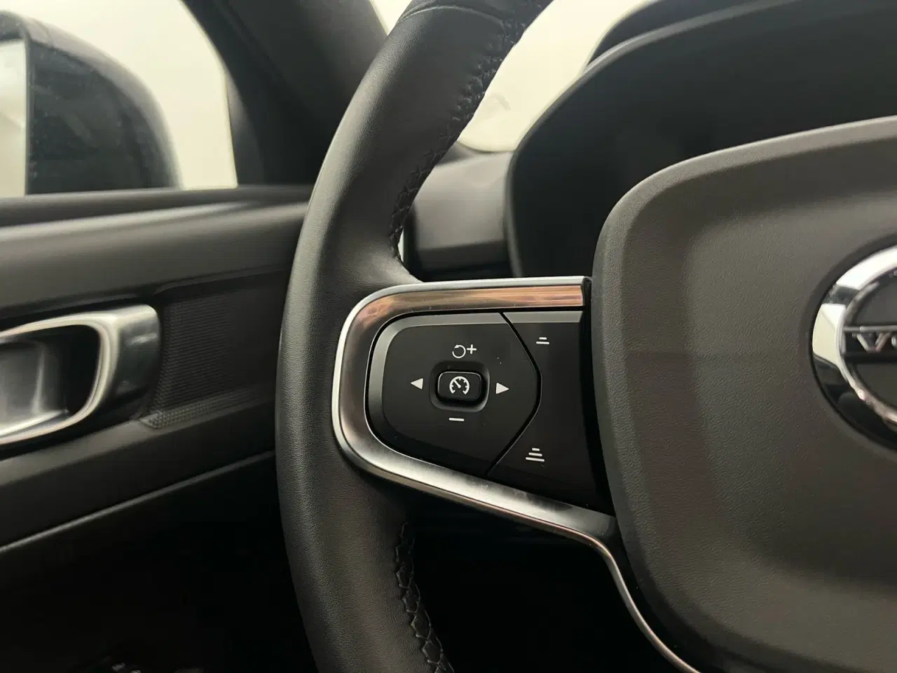 Billede 9 - Volvo XC40  P6 ReCharge Core