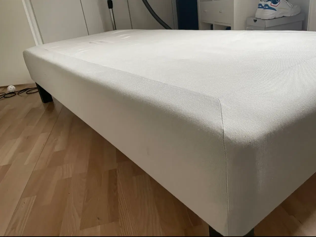 Billede 4 - Ikea Snarum Boxmadras 90x200 sælges