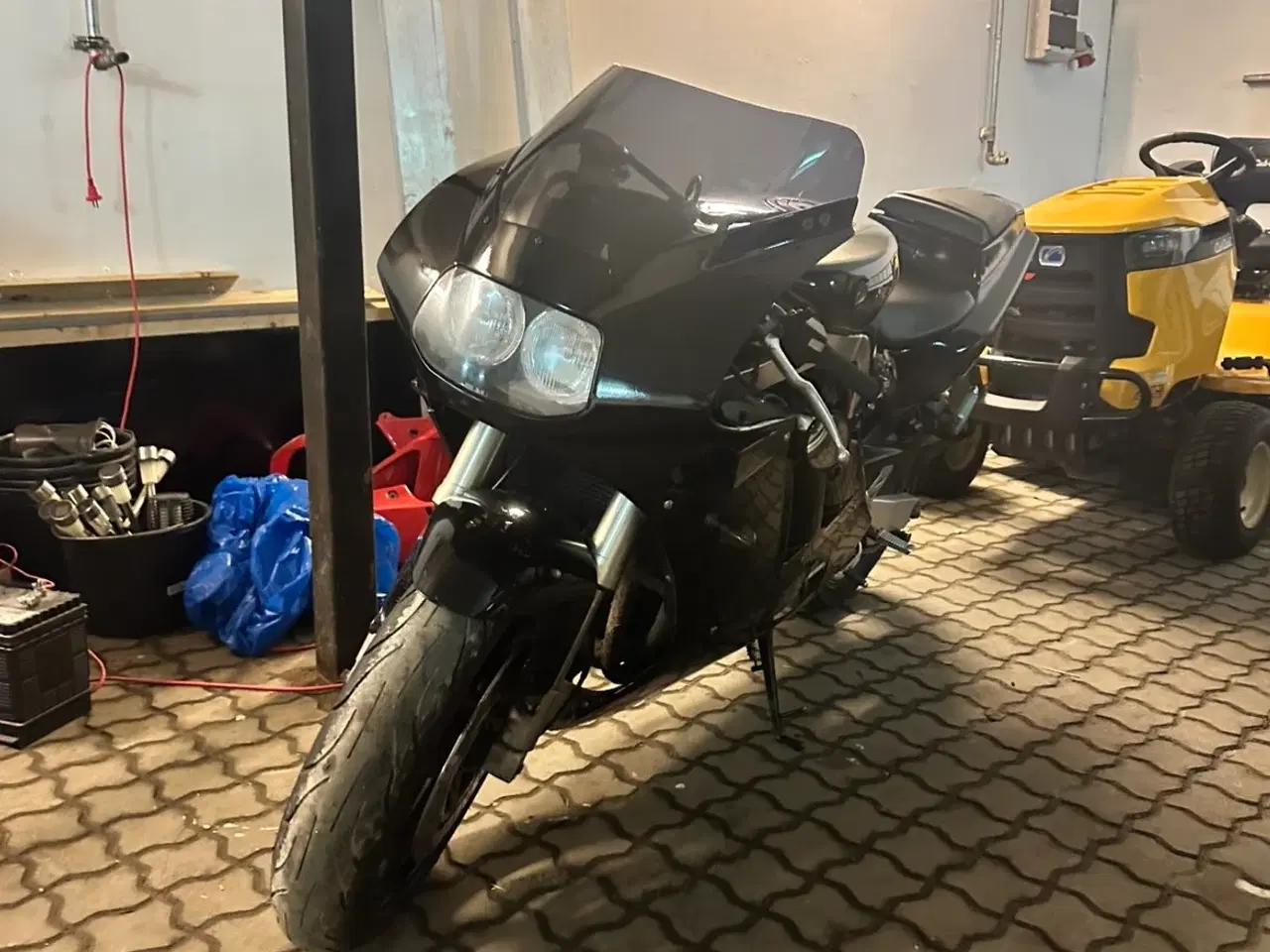 Billede 3 - Suzuki gsxr 400 