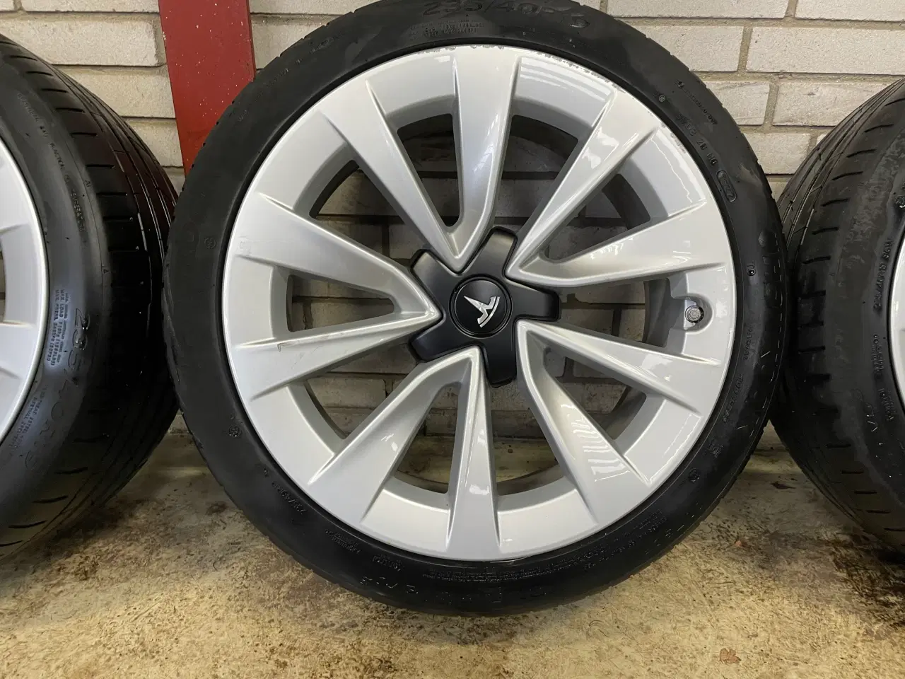 Billede 5 - 19 Tesla Model 3 235/40r19 Ref.764 sommer