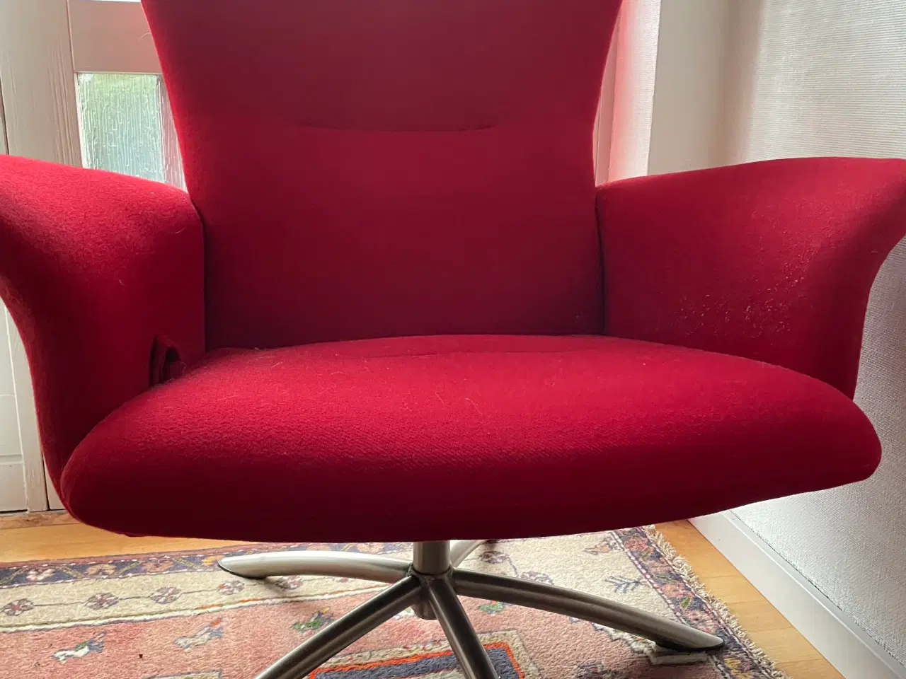 Billede 3 - Lænestol i rødt stof