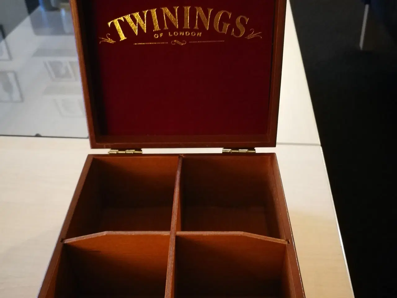 Billede 2 - Twininga The boks 