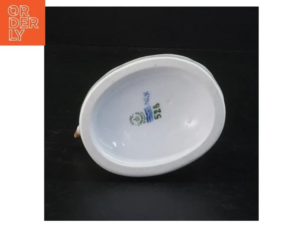 Billede 3 - Porcelænsfigur af kvinde med gås, 528 fra Royal Copenhagen (str. 19 x 12 x 8 cm)