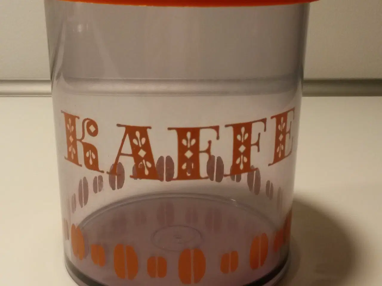 Billede 1 - Plastikdåse med låg - Erik Kold nr. 6015