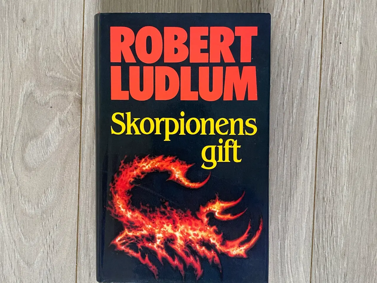 Billede 1 - Skorpionens gift - Robert Ludlum