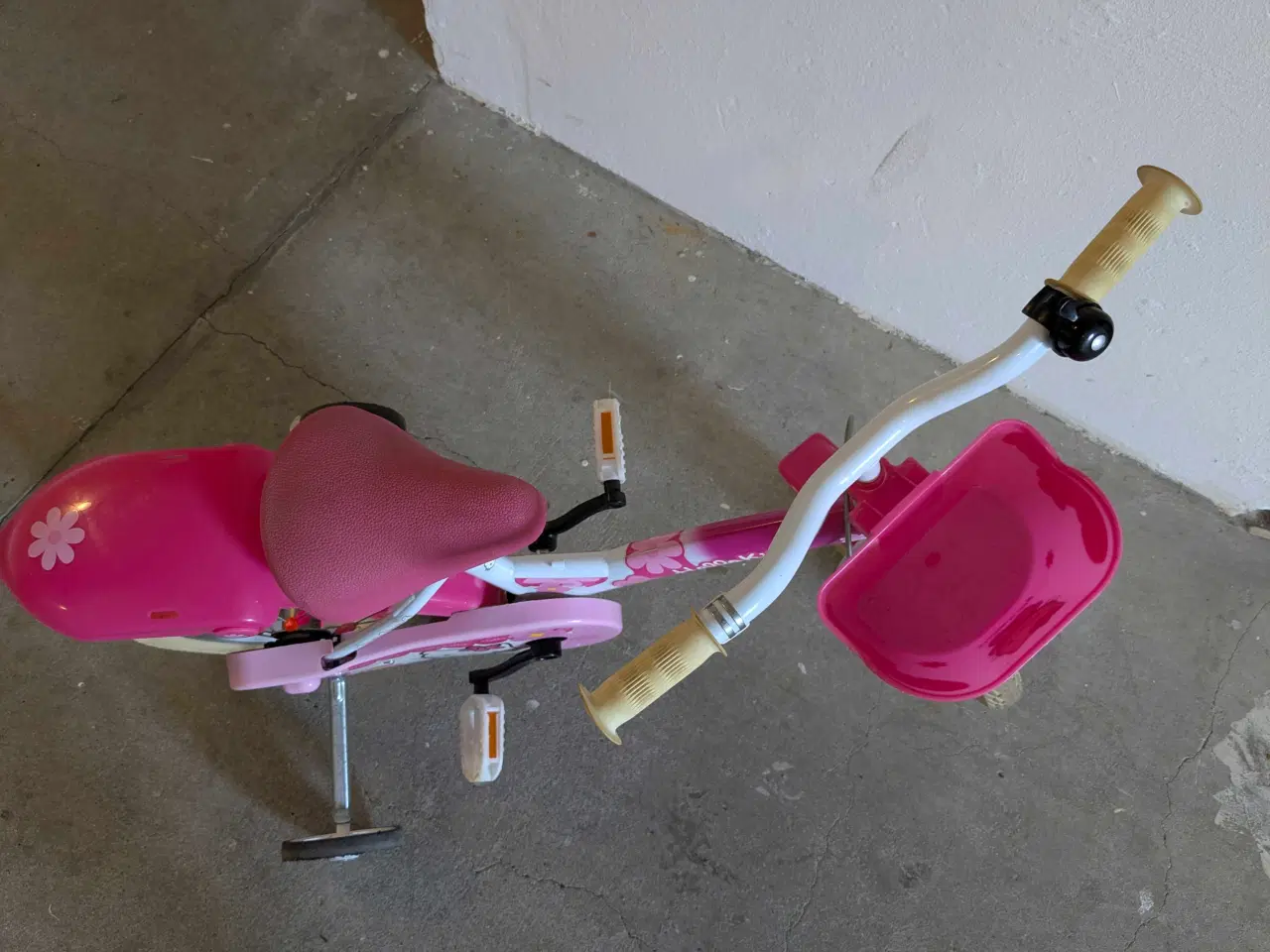 Billede 4 - Hello Kitty cykel med støttehjul