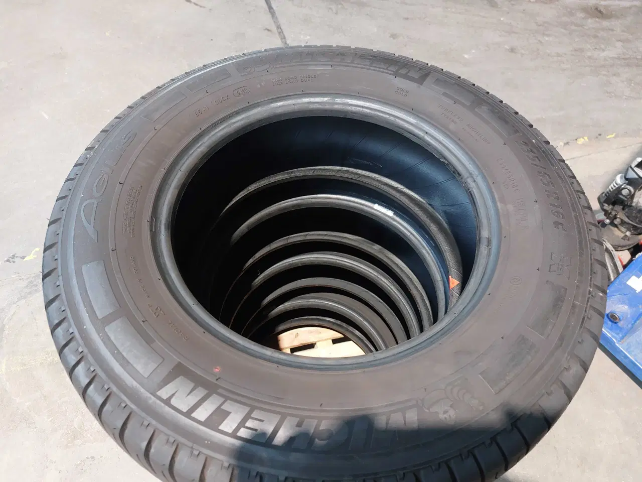 Billede 2 - Michelin agilis sommerdæk 235/65 R16 113 R