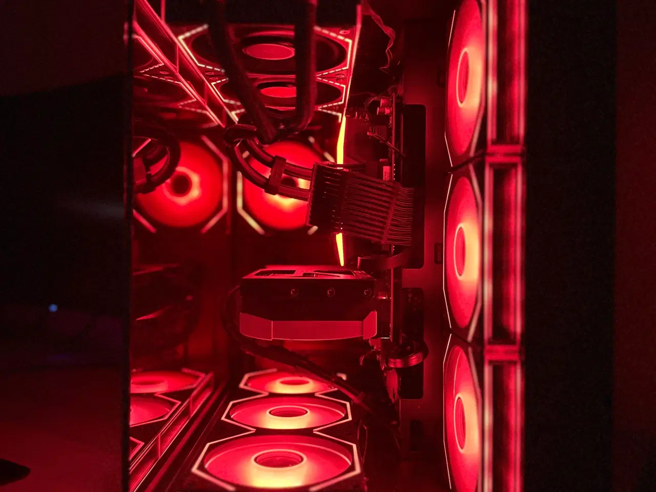 Billede 7 - RTX 5070 Ti / 9800X3D - HIGH END PC