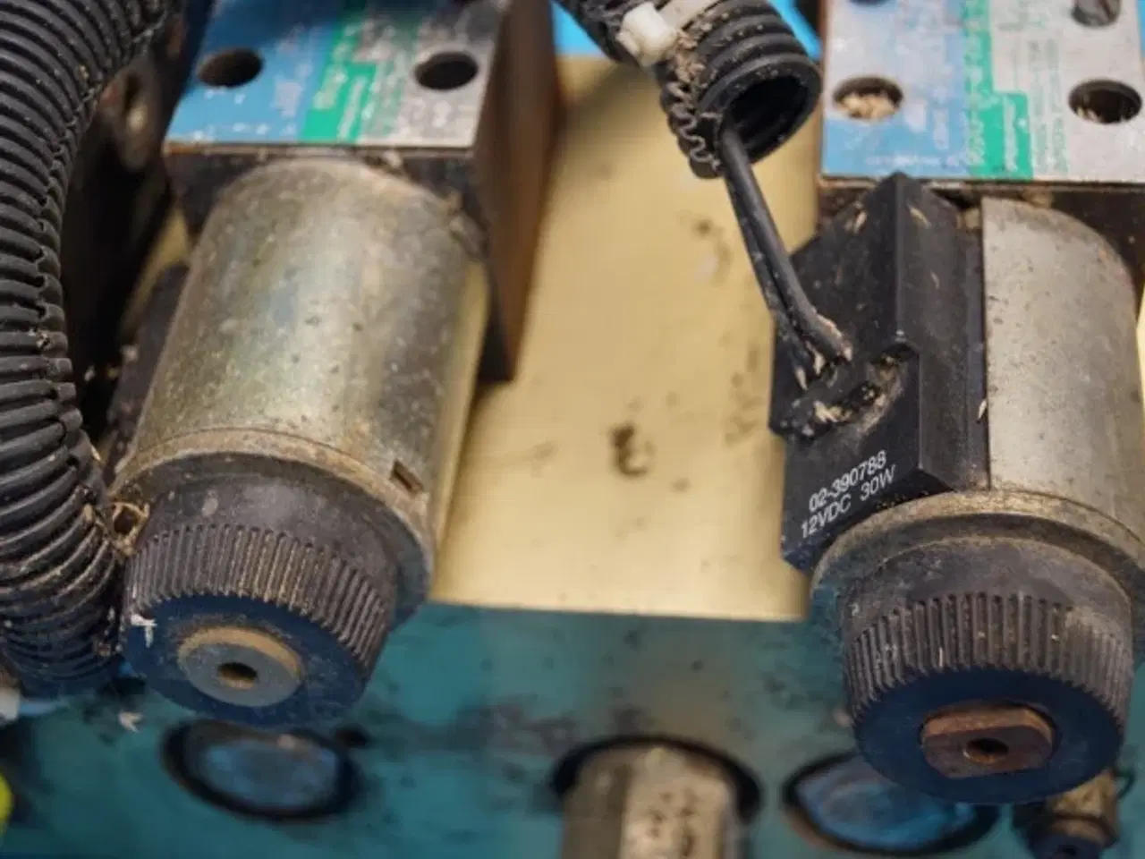 Billede 9 - Case 8010 Hydraulikventil 87109742