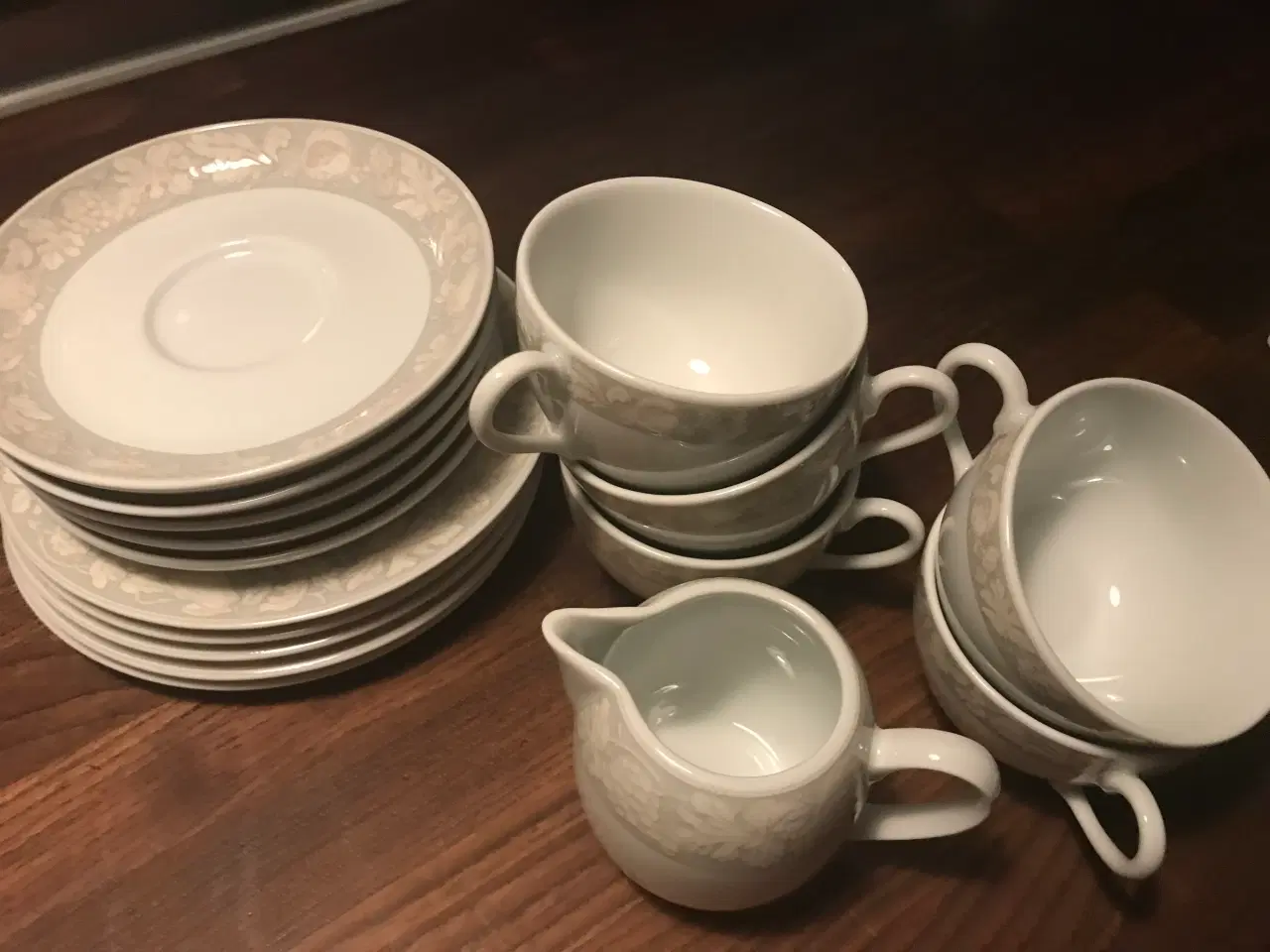 Billede 3 - Pullivit Solene kaffestel 12 pers.