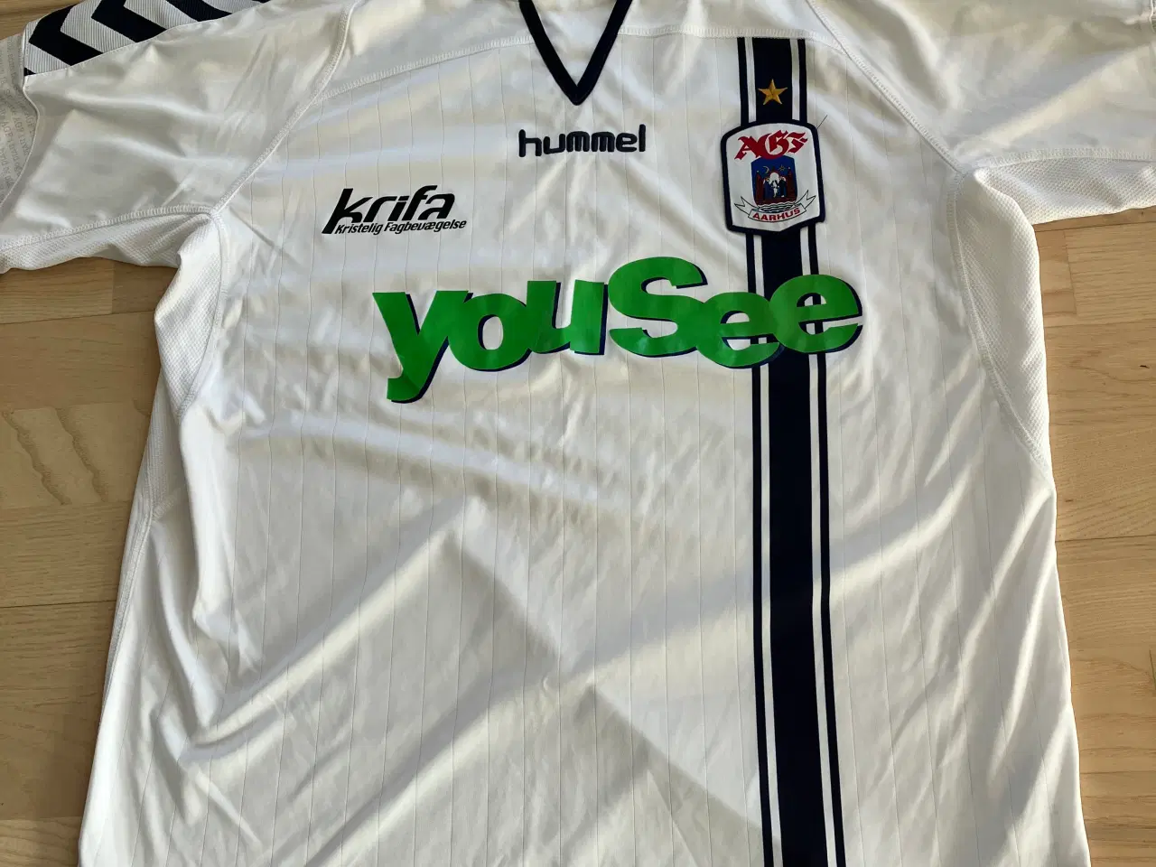 Billede 1 - AGF spilletrøje med tryk. 