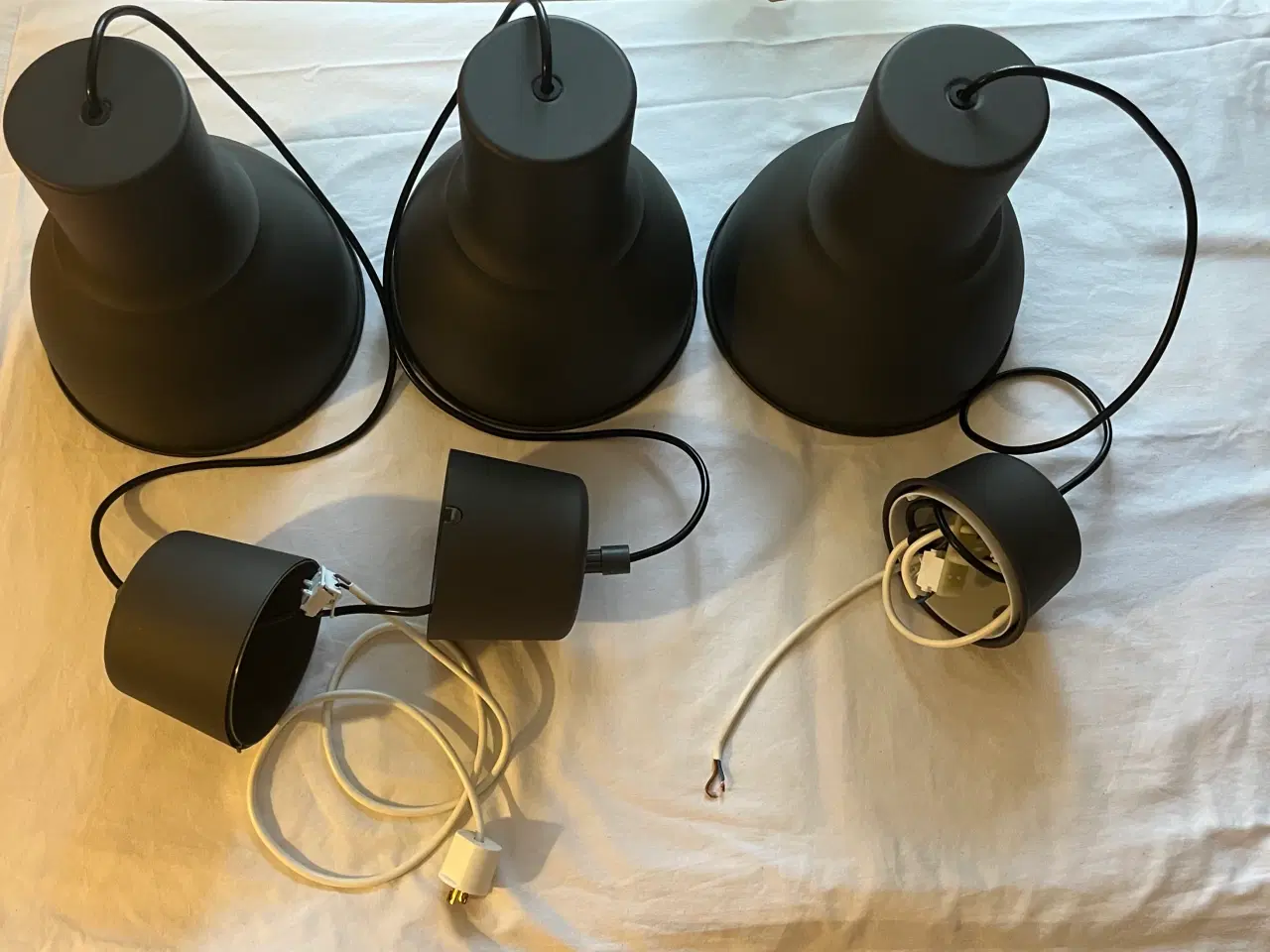 Billede 3 - Grå loftlamper fra IKEA 