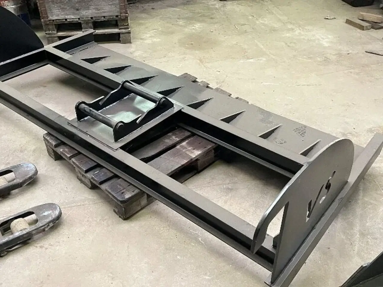 Billede 4 - Forskelligt udstyr Afretter / Skovl stativ Skovl stativ