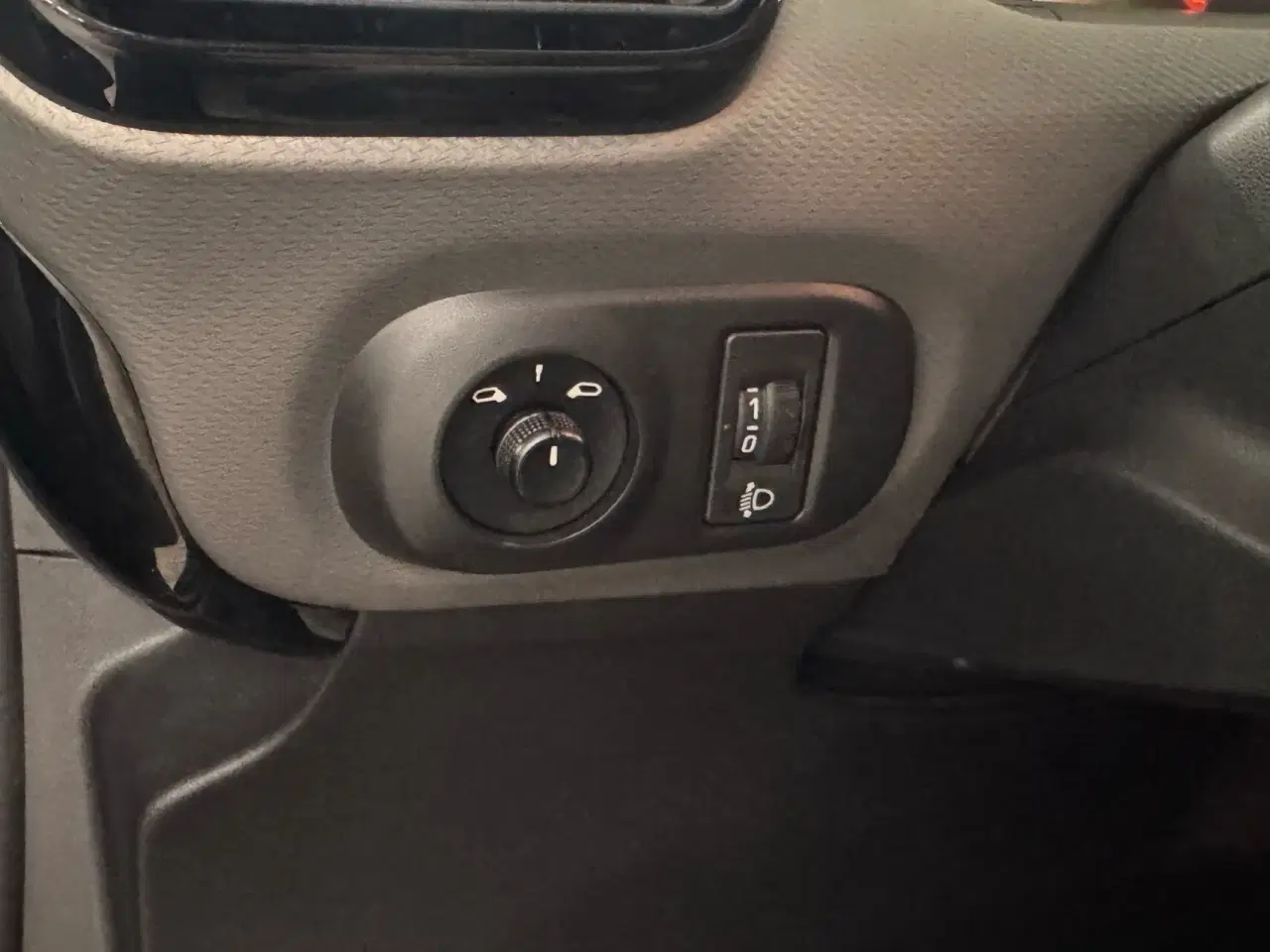 Billede 10 - Citroën C4 Cactus 1,6 Blue HDi Funky start/stop 100HK 5d