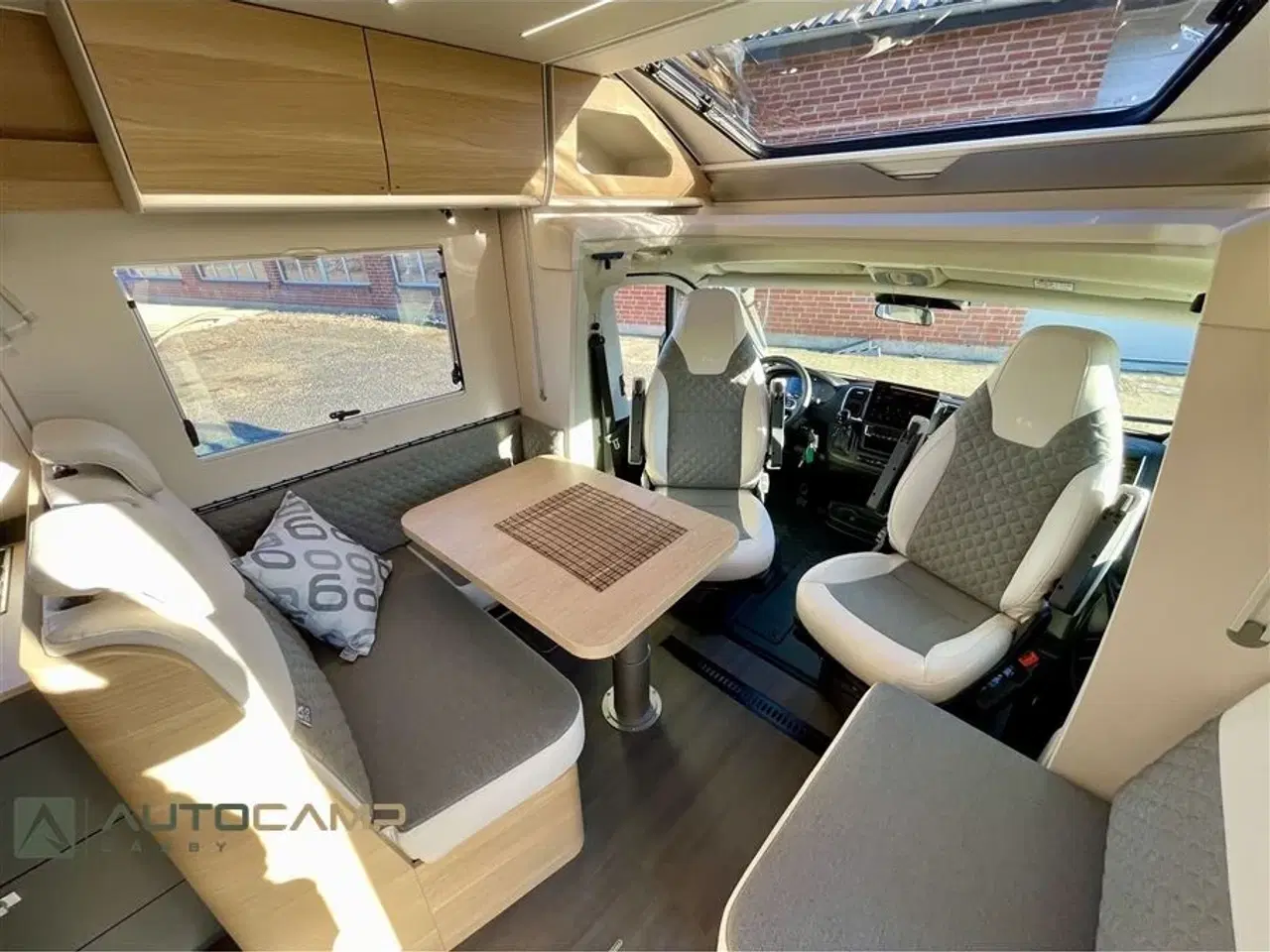 Billede 5 - 2026 - Adria Matrix M670