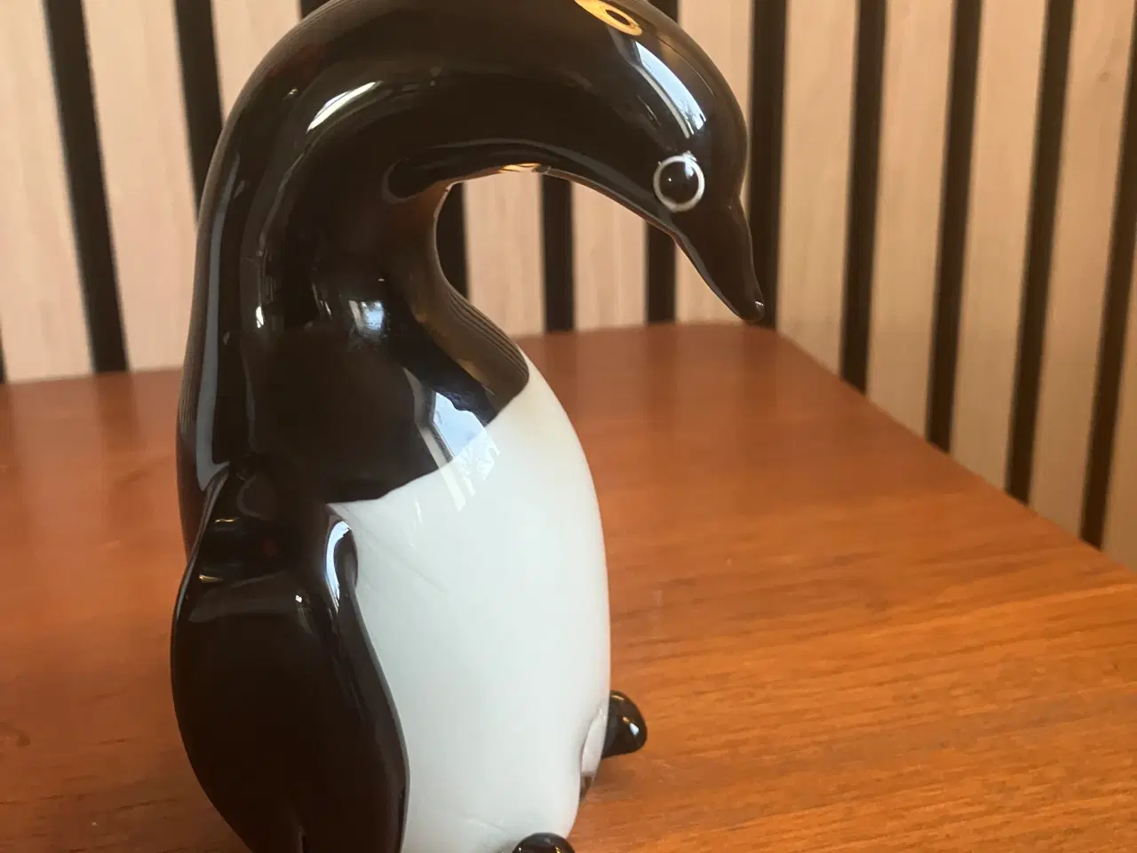 Billede 2 - Håndlavet glaspingvin uden afslag eller revner. 