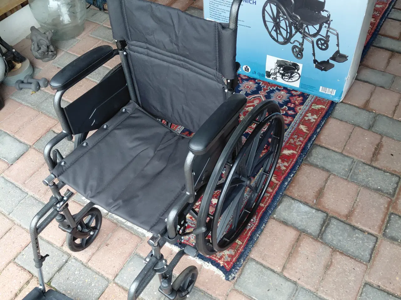 Billede 1 - KØRESTOL KILBERY sort stel