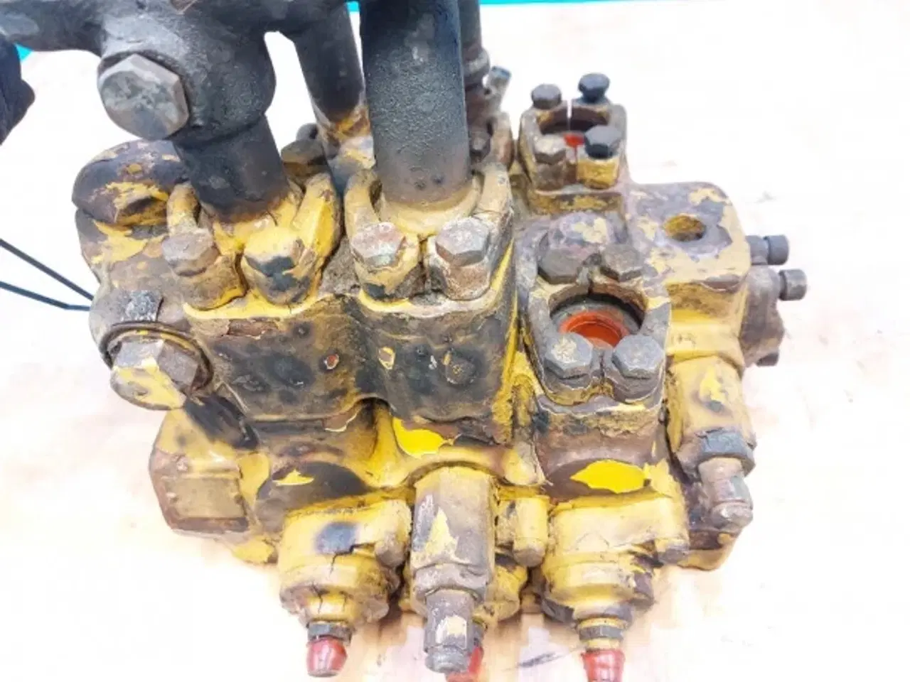 Billede 15 - Volvo L120 Hydraulikventil VOE11018502