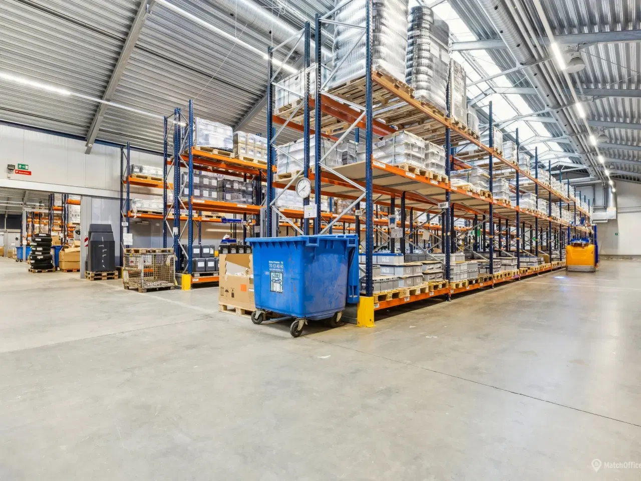 Billede 9 - Lagerhaller til leje i Odense – 7 911 m² lager- og logistikejendom med 10 porte