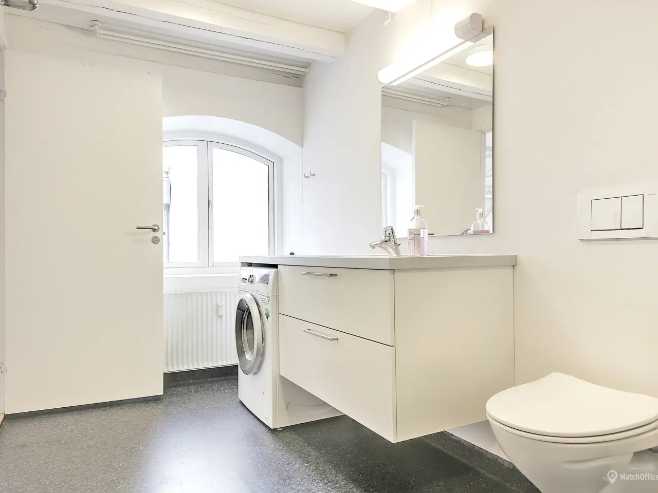 Billede 9 - INGEN BINDING - Lyst og indbyde kontor på 117 m² med adgang til kæmpe terrasse