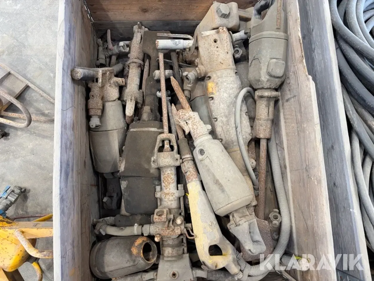 Billede 6 - Tryklufthamre og vandudskiller med trykluftslanger