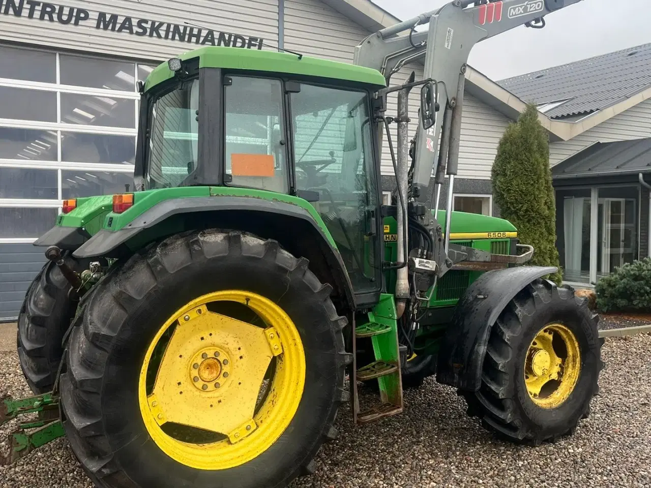 Billede 11 - John Deere 6506 Med frontlæsser og vendegear ved rattet samt nye fordæk