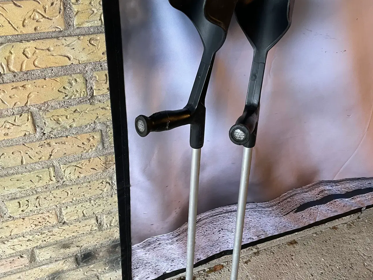 Billede 1 - Et sæt krykker