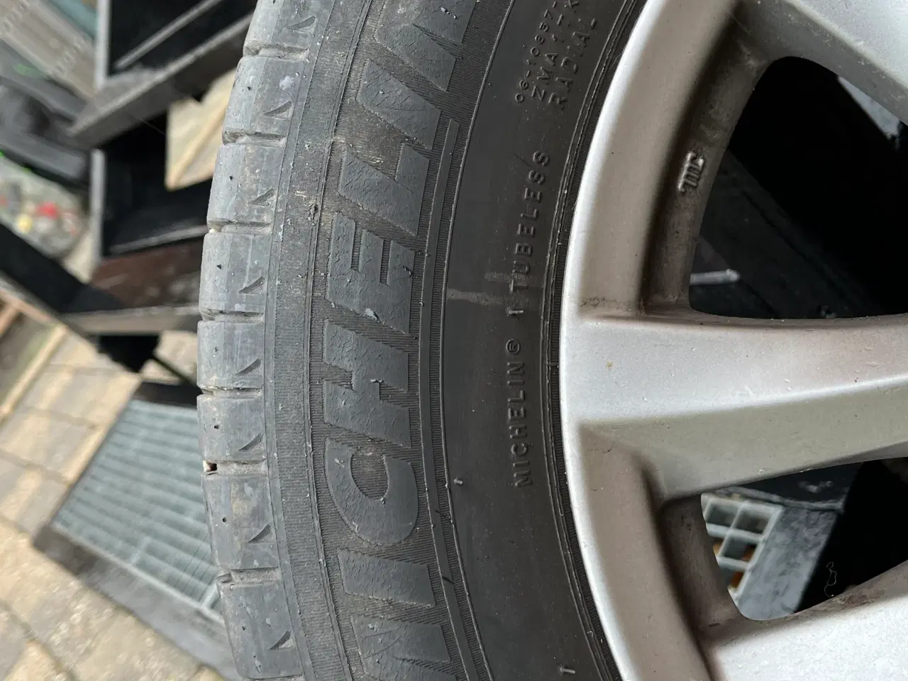 Billede 2 - 4 x fælge med sommerdæk til Mazda 3