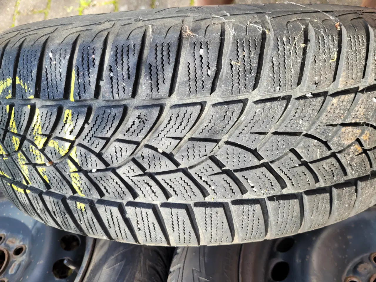 Billede 2 - vinterdæk+fælge 215/65R16 Goodyear UltraGrip