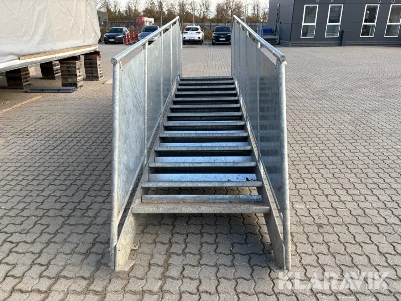 Billede 5 - Trappe med gelænder