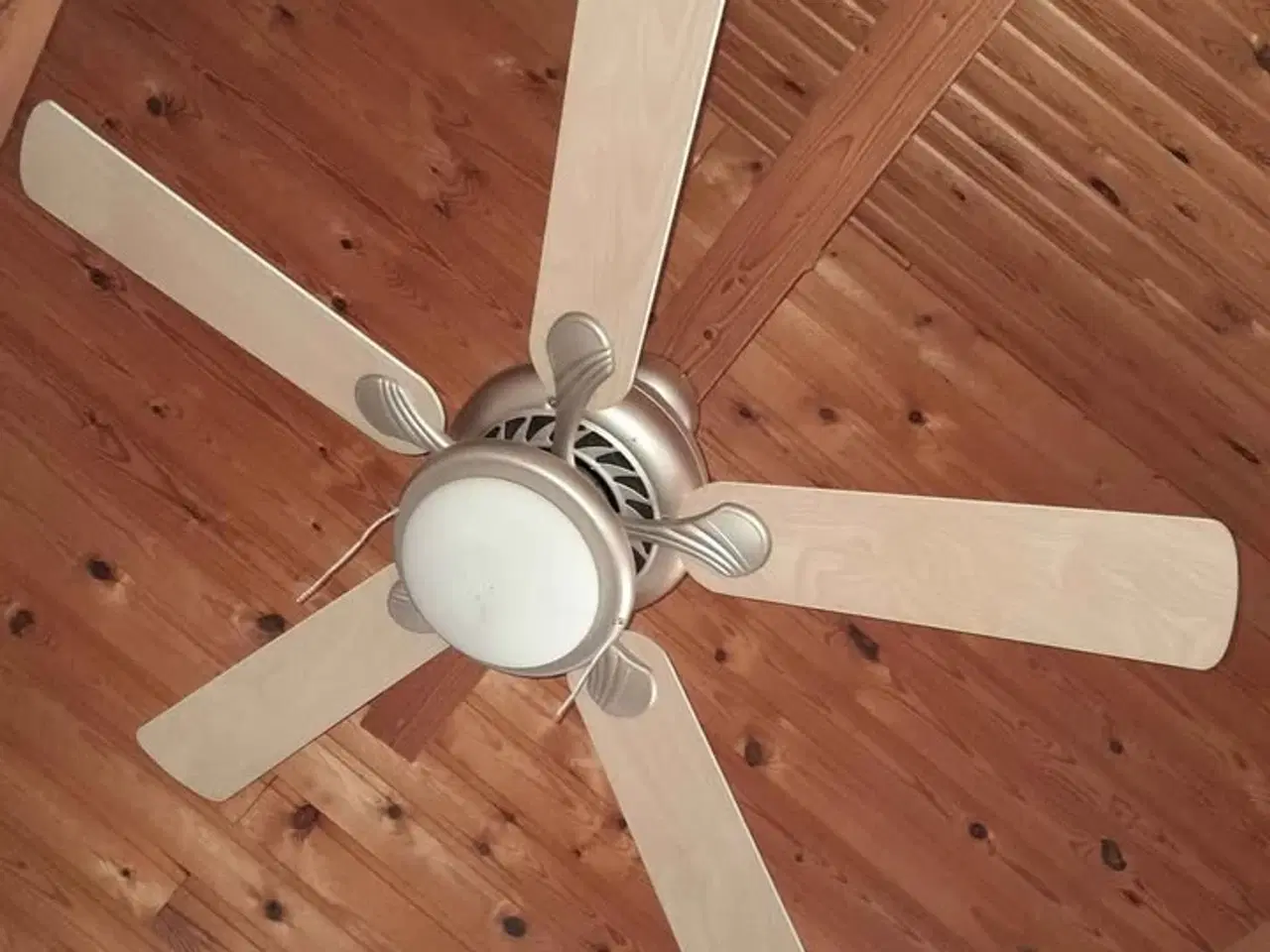 Billede 1 - Stor Lofts ventilator med 5 vinger og lys, sælges