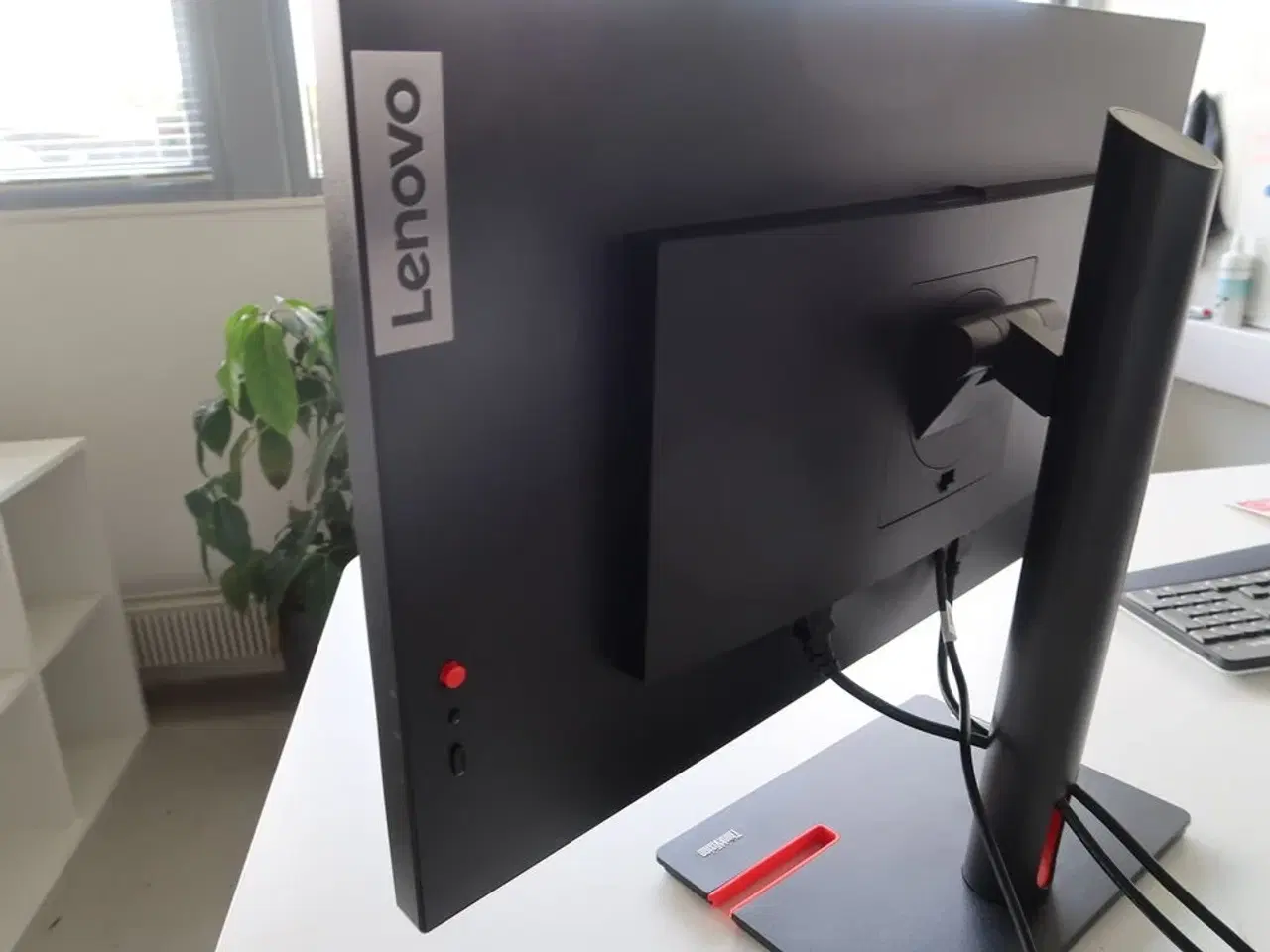 Billede 3 - ThinkVision P27h-30 27" QHD-skærm (USB-C, Docking)