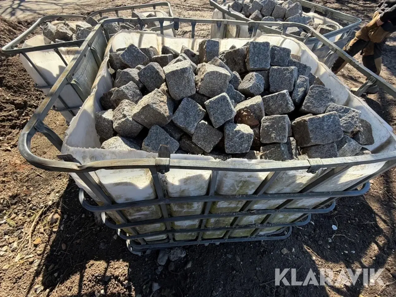 Billede 11 - Palletank med chaussésten 3 styk