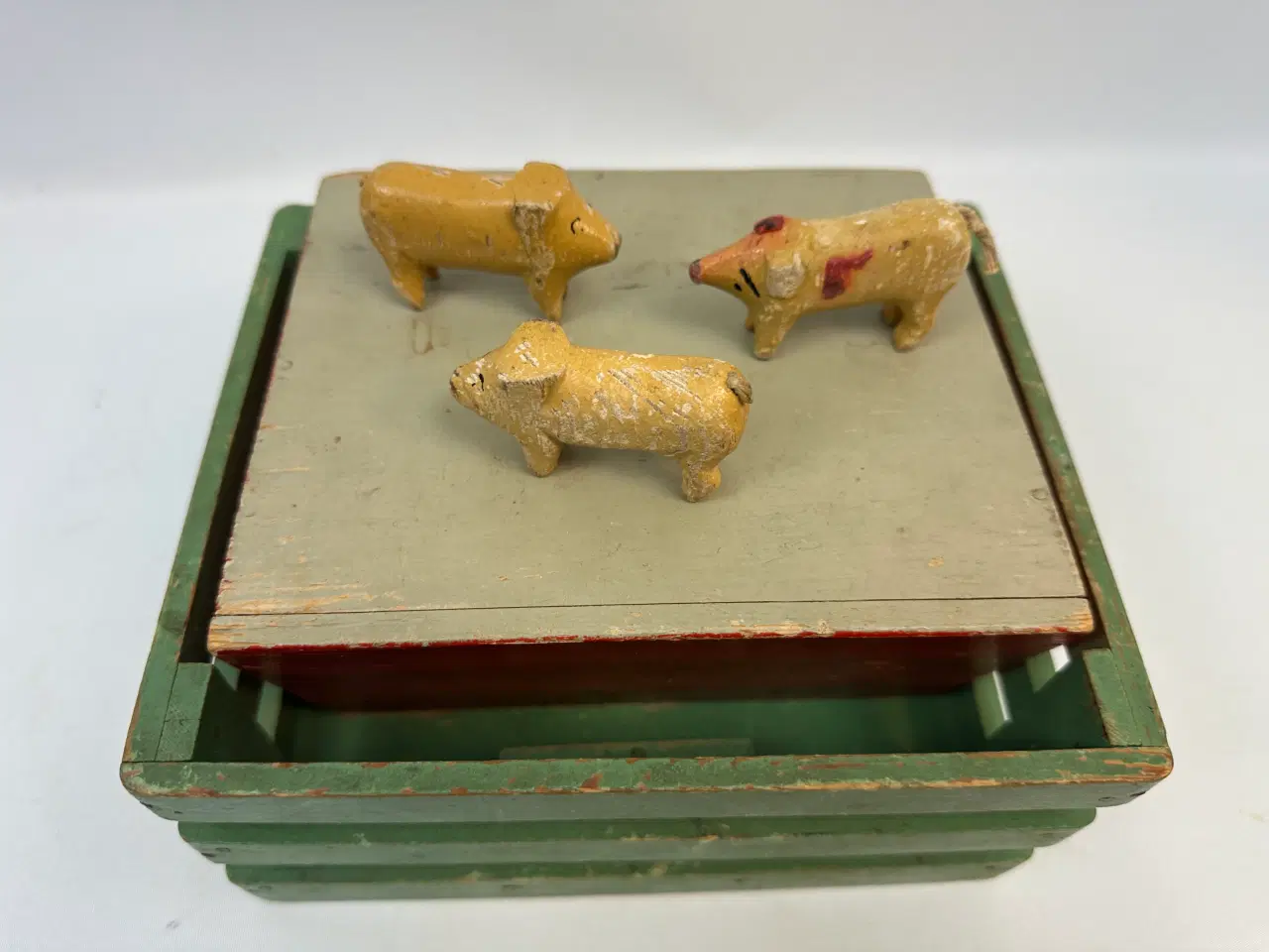 Billede 10 - Ældre grisestald m. grise (Fængselslegetøj)