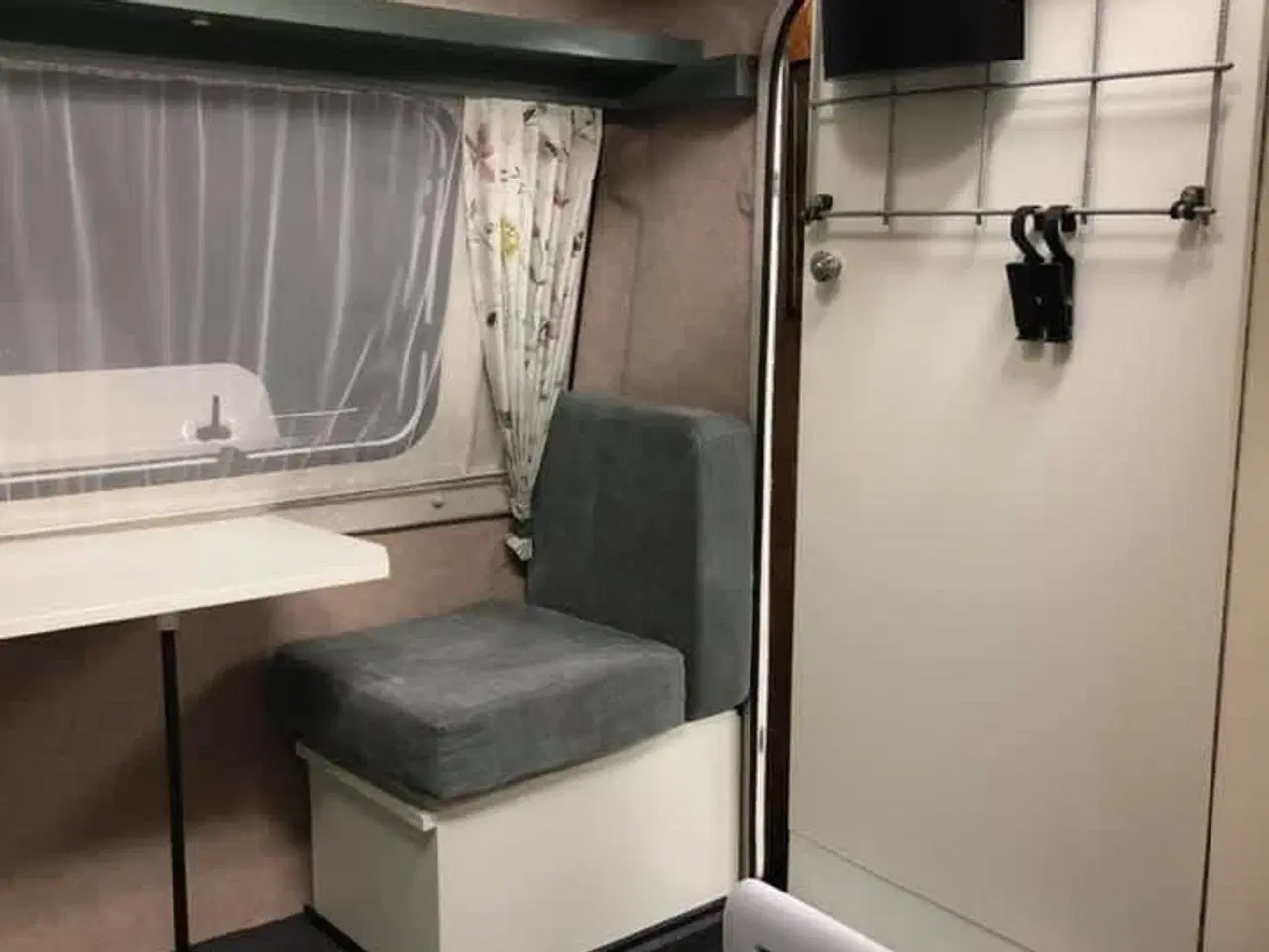 Billede 7 - Lille nyistandsat Safari campingvogn